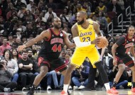 詹姆斯重要时刻重要助攻，SKT带队取胜！的简单介绍-九游官方下载地址